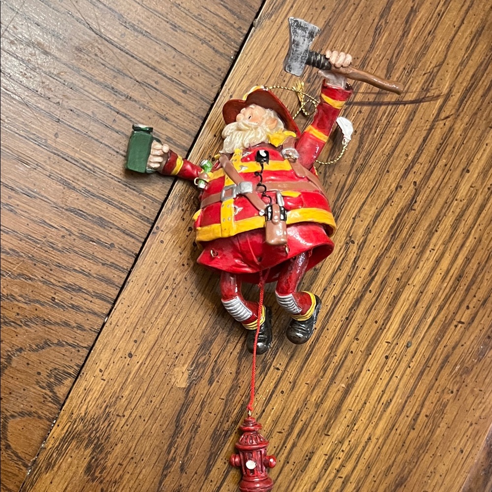 Collection‎ of Firefighter themed ornaments - Picture 8 of 9